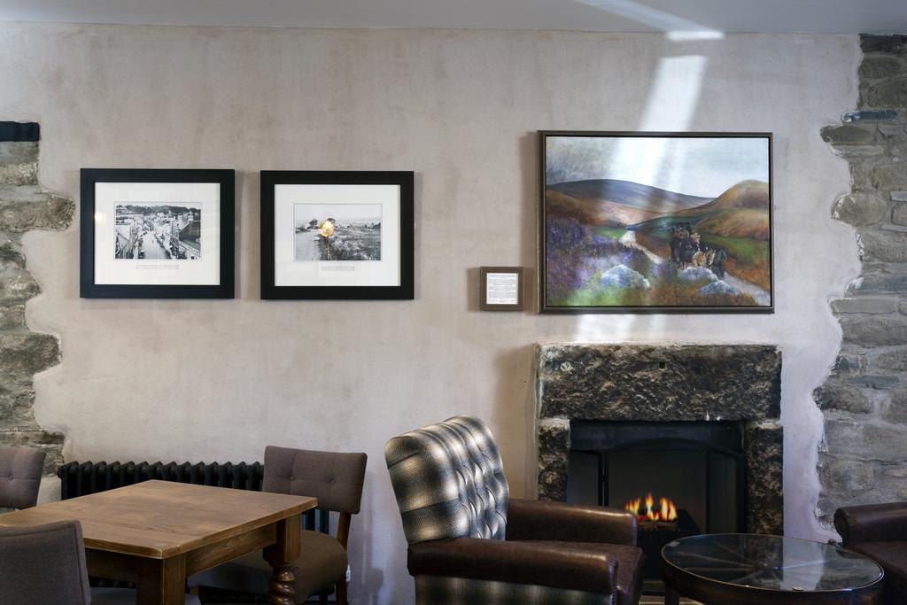 The White Hart Hotel Wetherspoon Okehampton Esterno foto